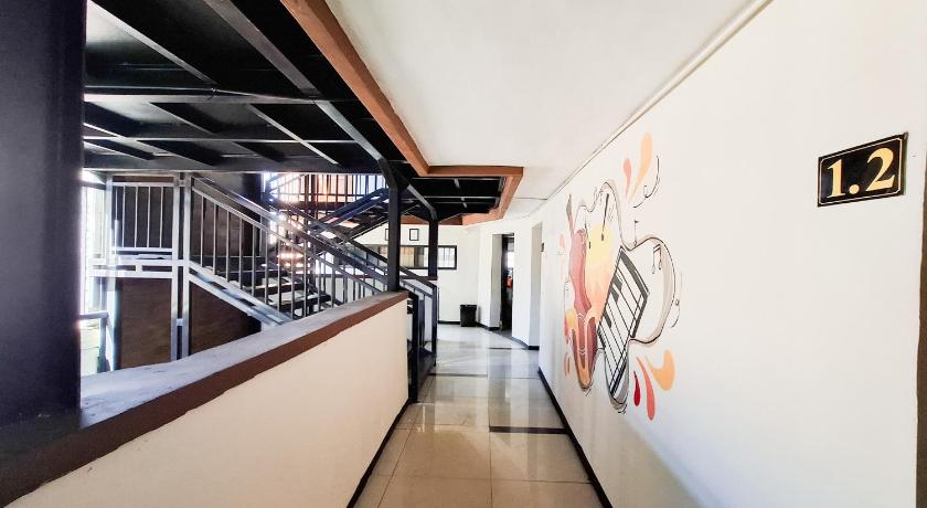 RedDoorz near RS Panti Nirmala Malang - image 7