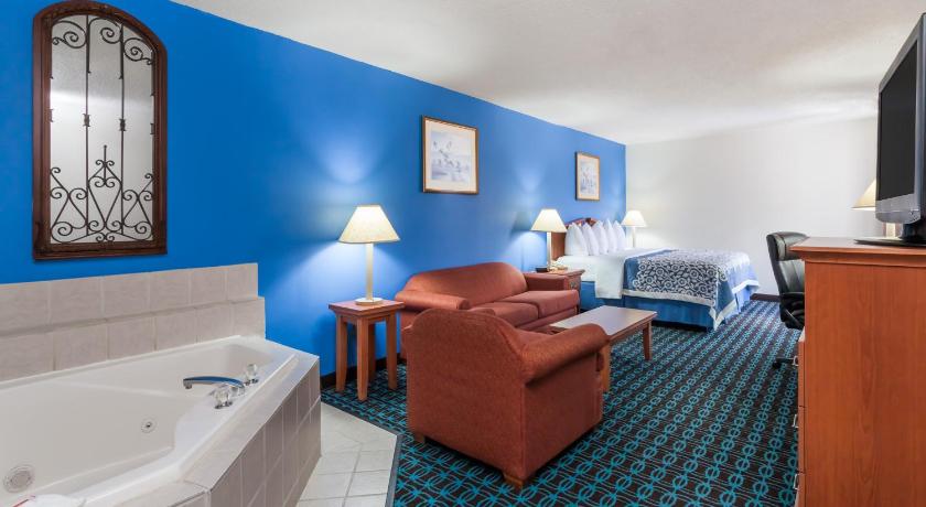 Days Inn & Suites by Wyndham Cambridge