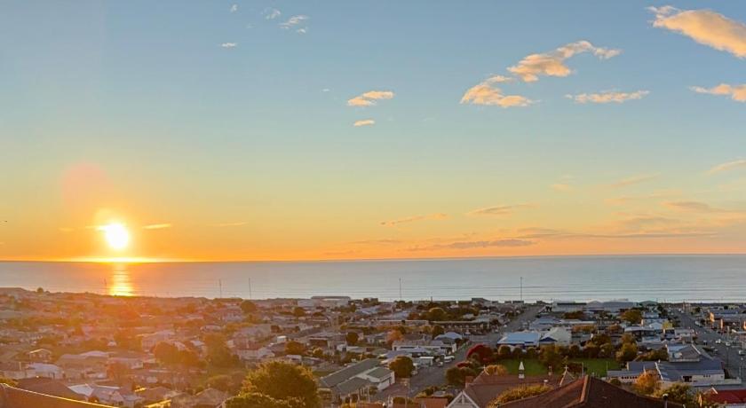 Seaview Hill Retreat