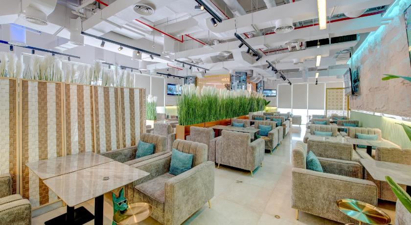 Best Western Premier M Four Hotel - image 9