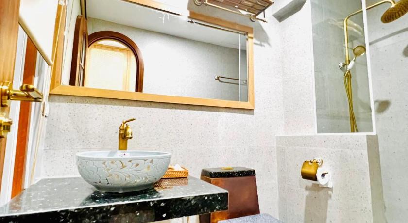 Phòng Superior giường đôi lớn (Superior Queen Room)