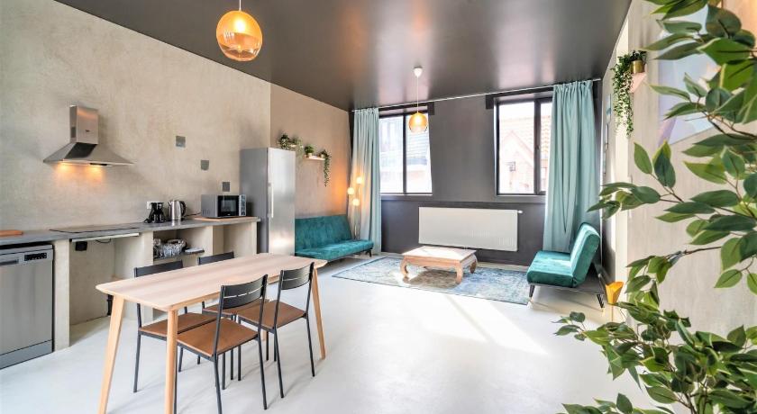 Antwerp Central 1BR/7P Apartment - image 2