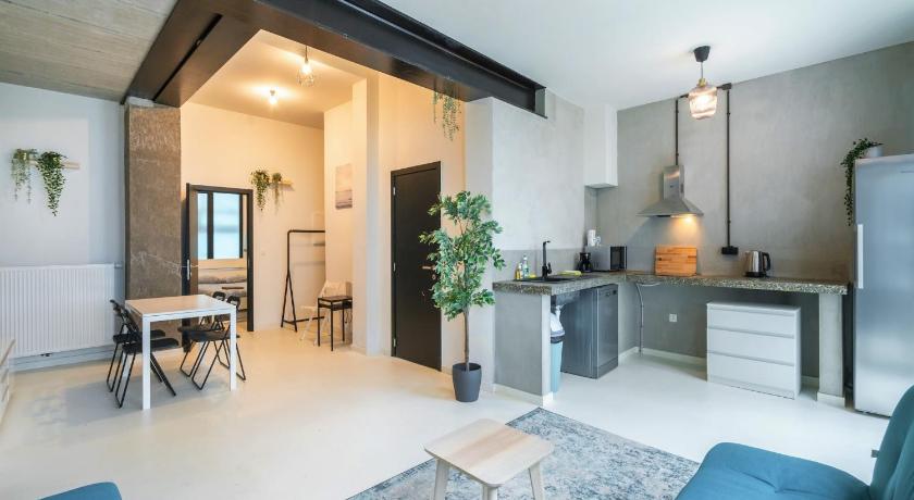 Antwerp Central 1BR/7P Apartment - image 10