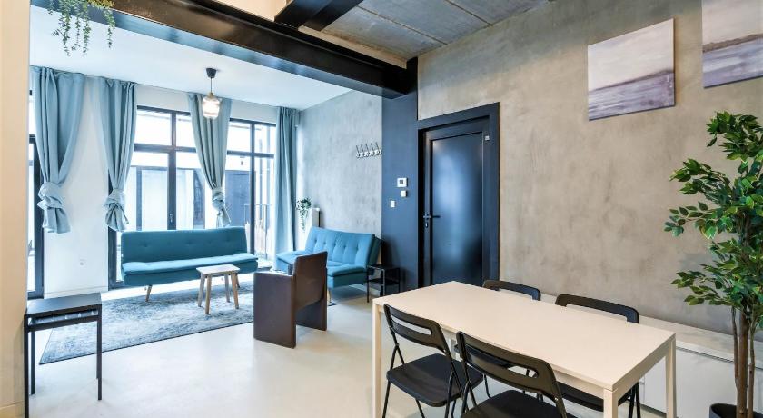 Antwerp Central 1BR/7P Apartment - image 3