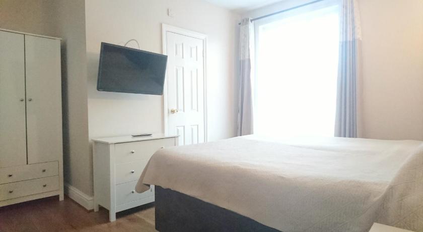 Avis Hotel photo