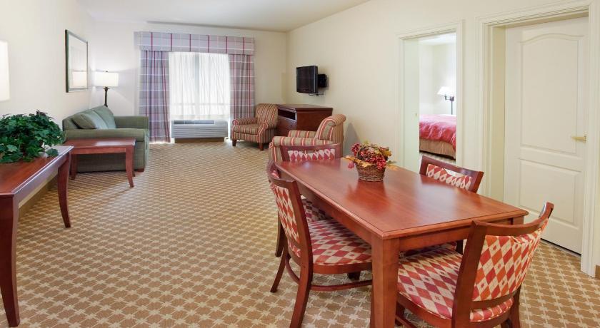 Country Inn & Suites by Radisson, Tifton, GA