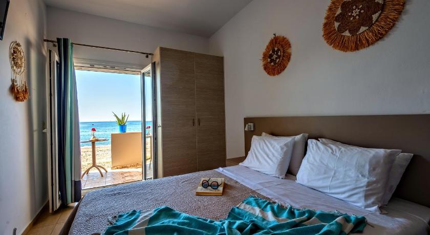 Fodele Beachfront Apts
