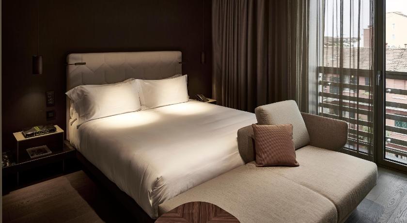 Image of Deluxe Room 3