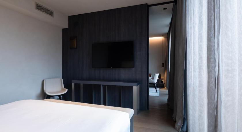 Image of Junior Suite 8