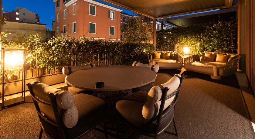 Image of Superior Junior Suite with Terrace 3