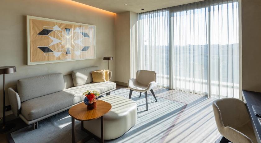 Image of The Viu Suite 5