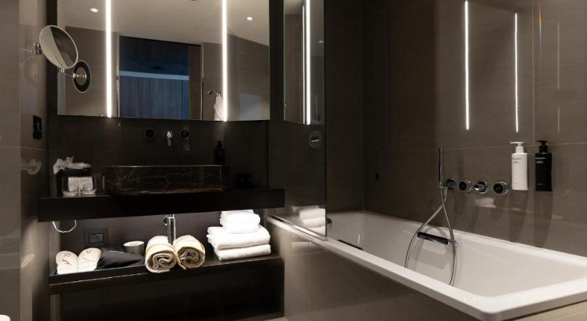Image of Superior Room 3