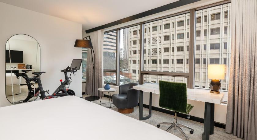 Image of 1 King Bed City View Fitness Room 4