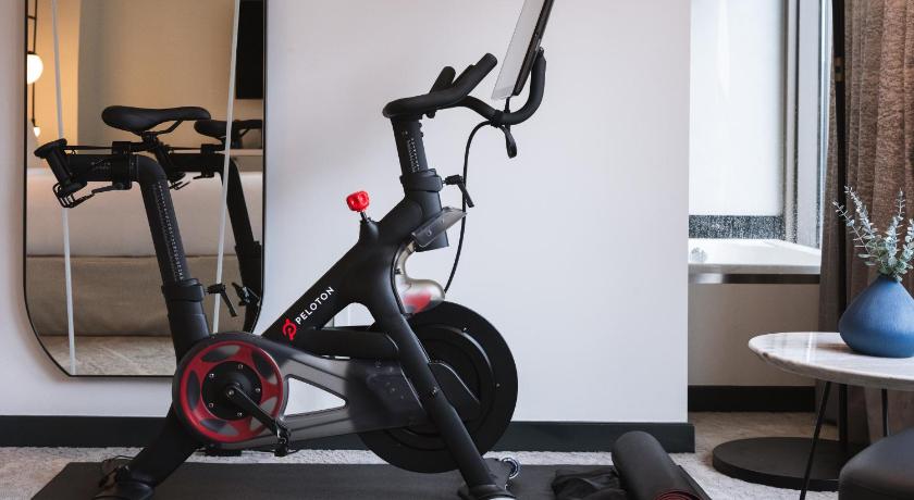 Image of 1 King Bed City View Fitness Room 3