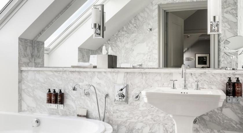 Image of King Suite 2