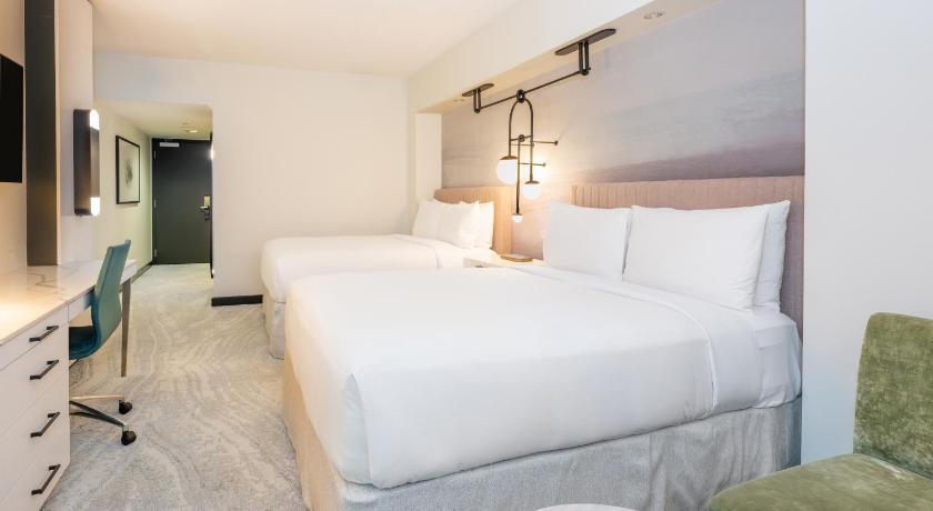 Image of 2 Queen Beds City View Accessible Roll-In Shower 1