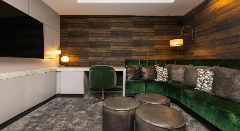 Image of Presidential Suite 11