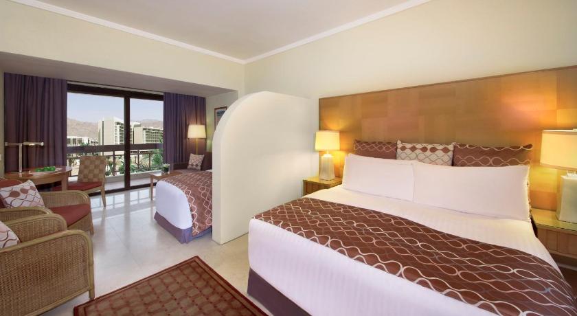 Classic King Room with with One Single Bed and City View 이미지 3
