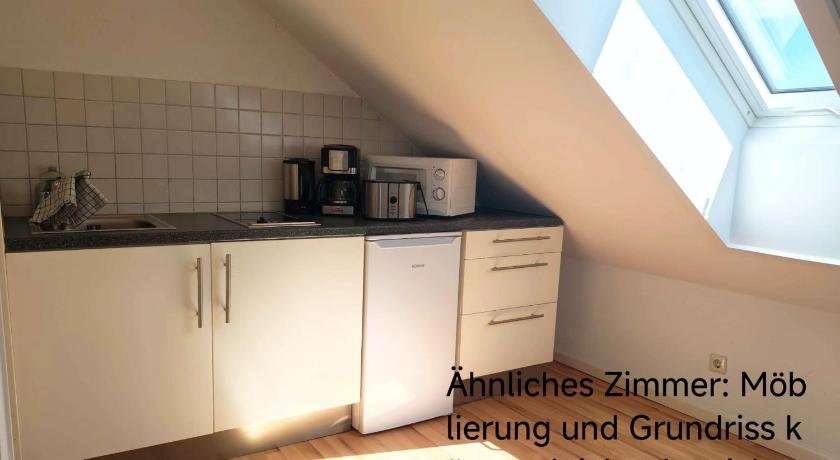 Image of Single Room with Shared Shower and Toilet 7