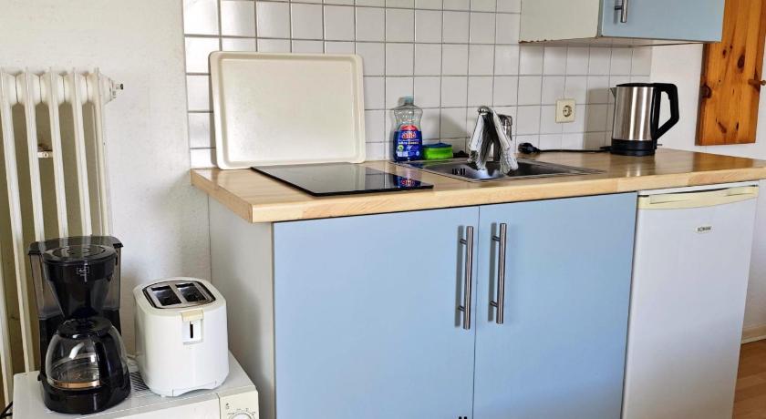 Image of Twin Room with Shared Bathroom and Kitchenette 1