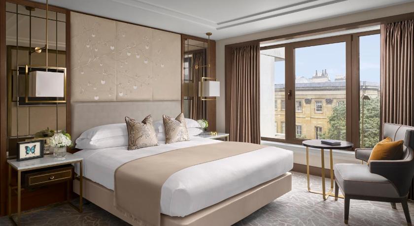 Image of 1 King Premium Mayfair Floor 1