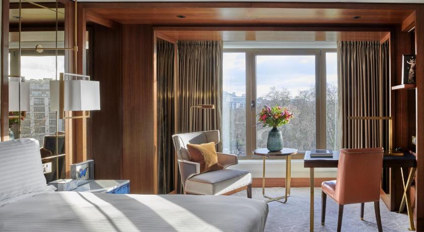 Image of 1 King Premium Mayfair Floor 4