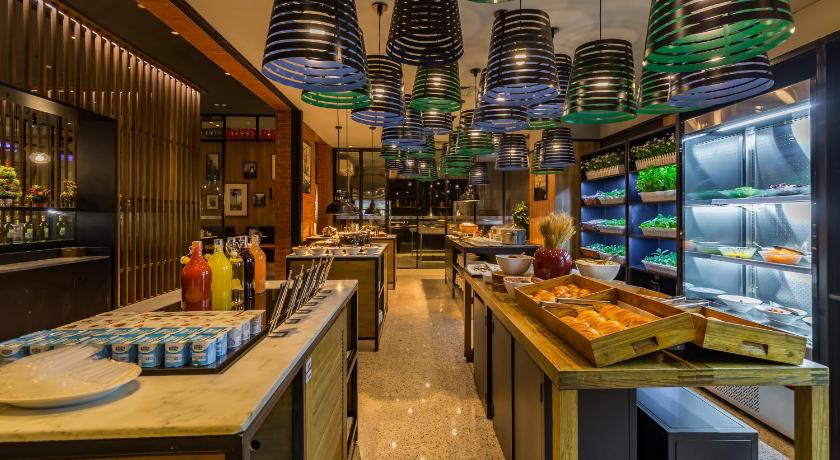 Beijing New World Center Tongpai Hotel – Beijing, NY