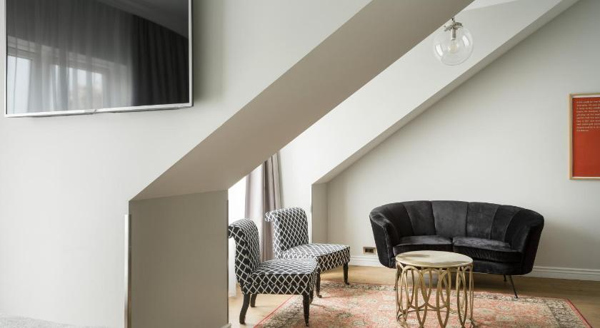 Image of Deluxe Room 9