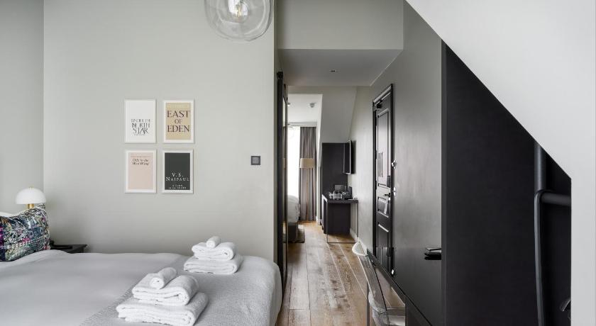 Image of Family Room 4