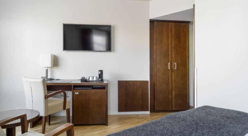 Image of Superior Double Room with Balcony 7
