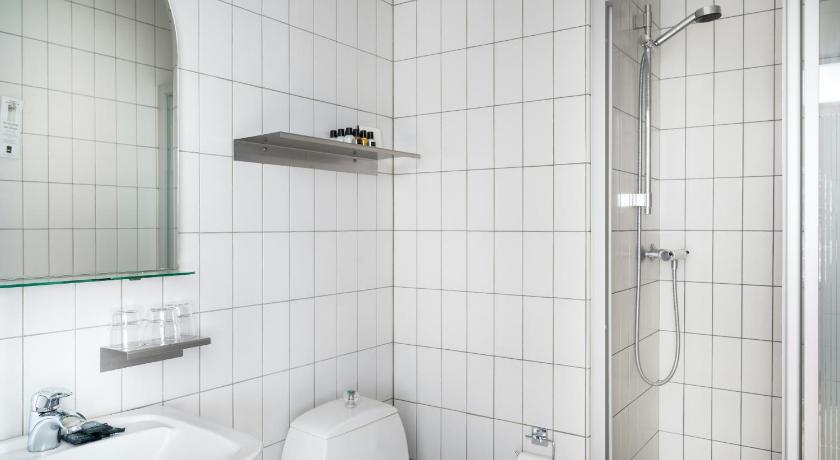 Image of Standard Triple Room 2