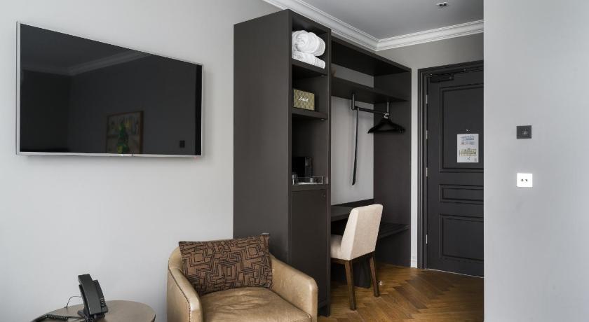Image of Superior Twin Room 8