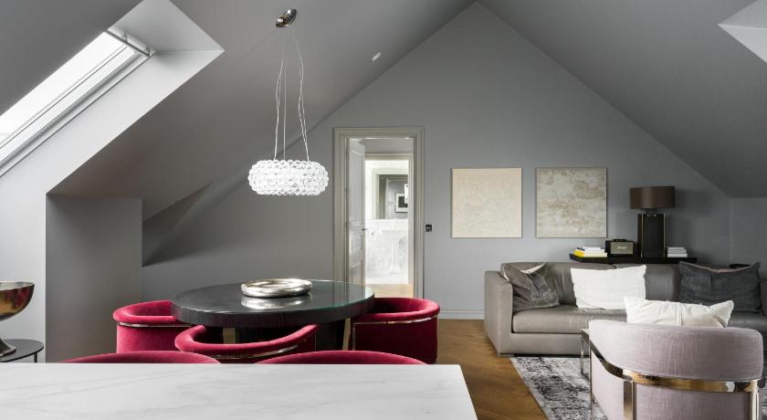 Image of King Suite 6