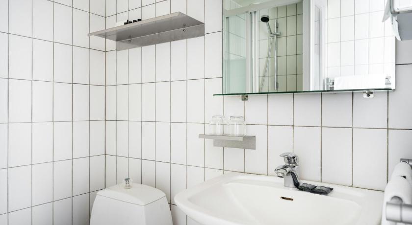Image of Standard Double PLUS Room 8