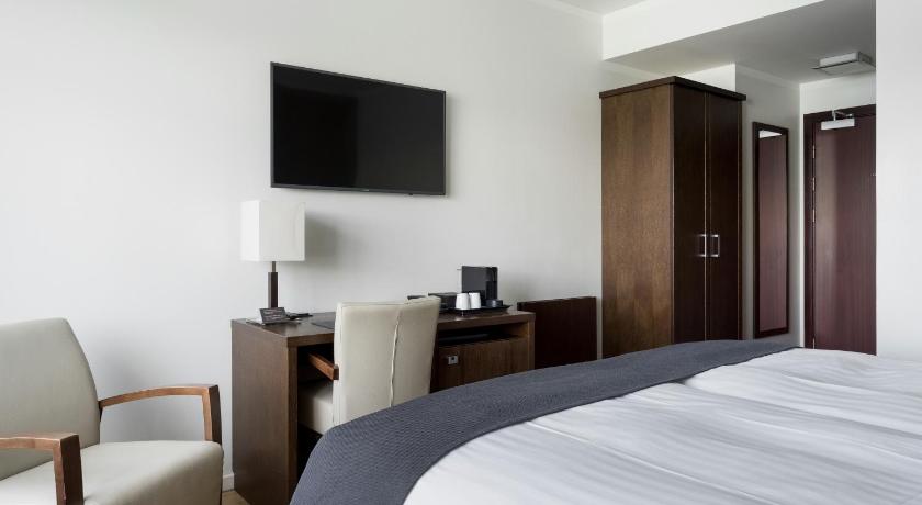 Image of Standard Double PLUS Room 4