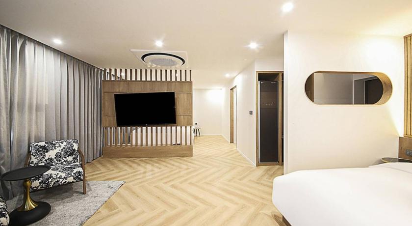 Image of Deluxe Double Room 0