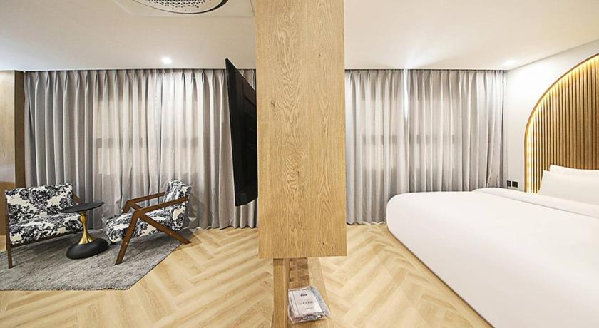 Image of Deluxe Double Room 4