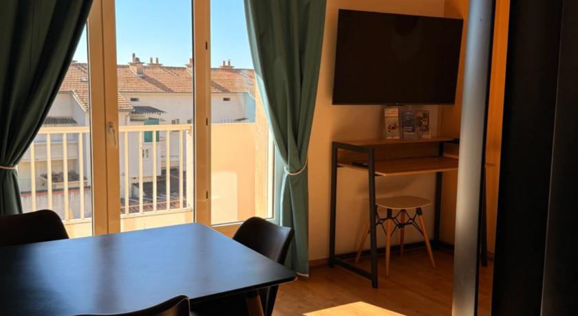 Image of One-Bedroom Apartment with Balcony 4