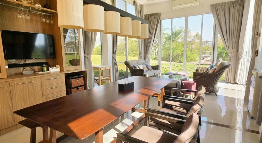 Image of Four-Bedroom Vacation Home 4