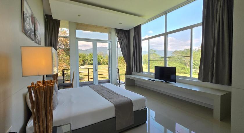 Image of Four-Bedroom Vacation Home 0