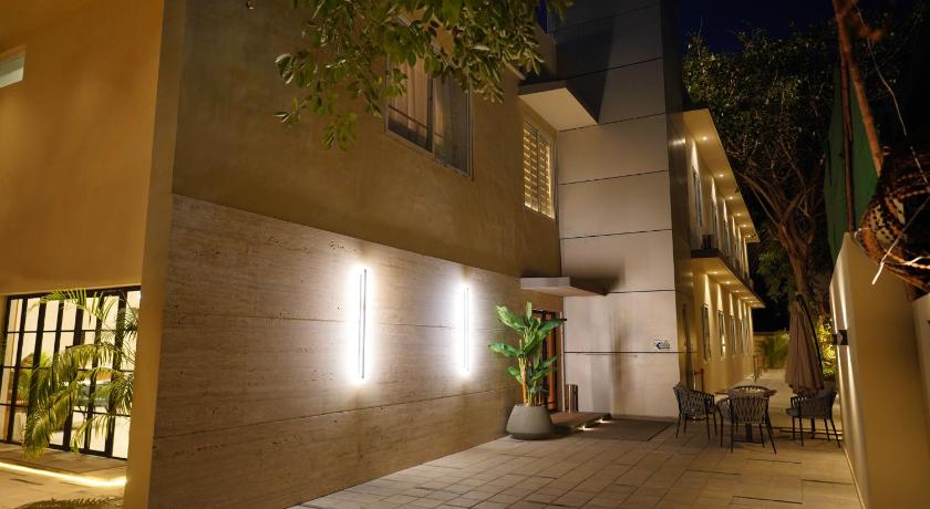 Central Residence by Paramount Hospitality - image 3