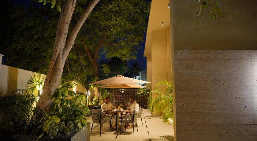 Central Residence by Paramount Hospitality - image 7