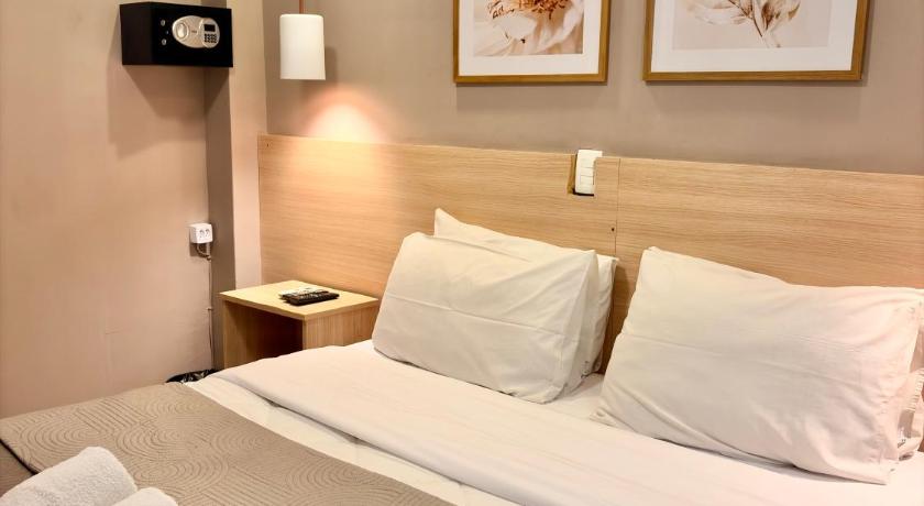 Image of Standard Queen Room 1