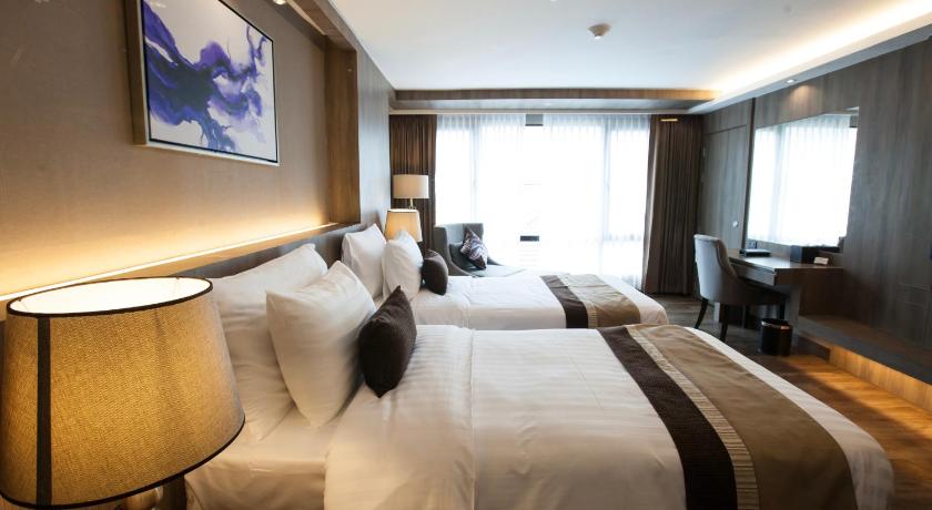 Image of Deluxe Twin - 2 Single Beds 1