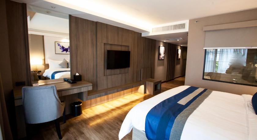 Image of Deluxe Room Double 6