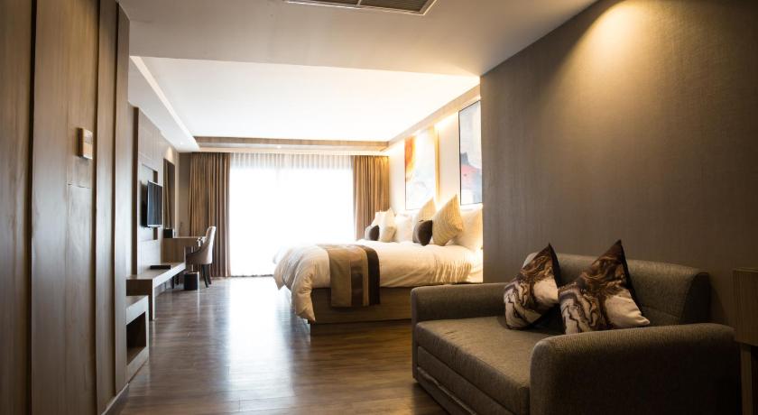 Image of Premier Family Room 3