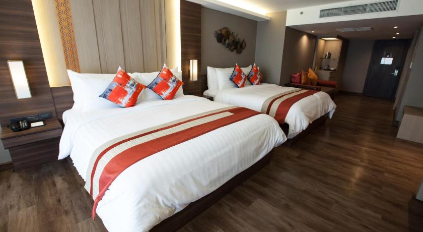 Image of Premier Family Room 11