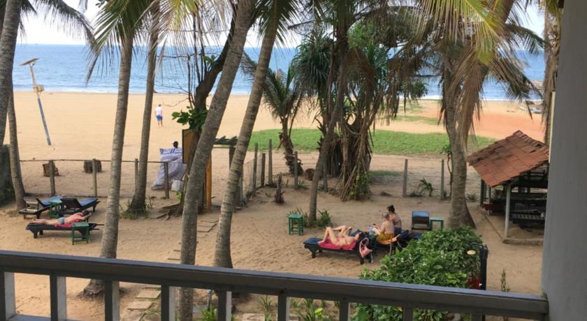 Dephani Beach Hotel — Hotel in Negombo