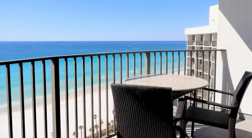 Image of 1 King Bed 1 Bedroom Suite Oceanfront 1
