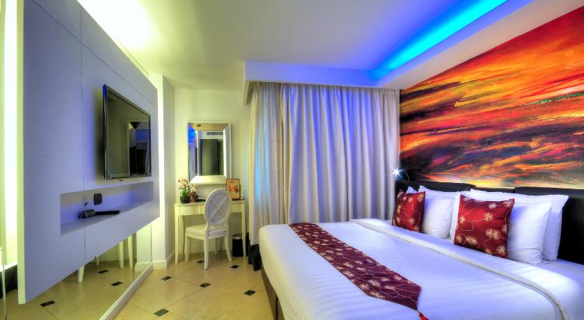 Skyy Hotel photo